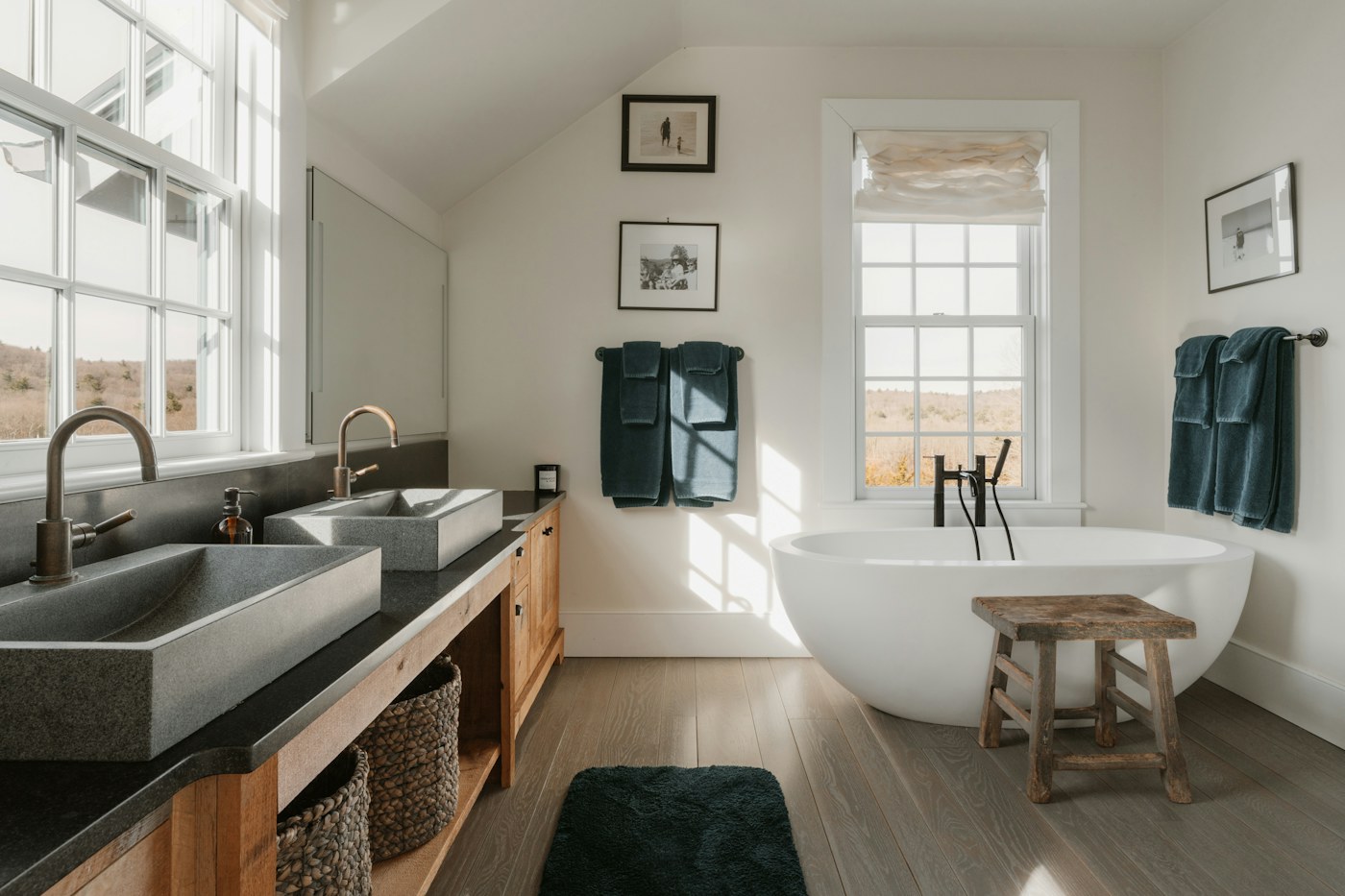 Professional modern bathroom service example